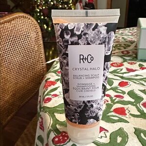 R+Co Crystal Halo Scalp Scrub, New
